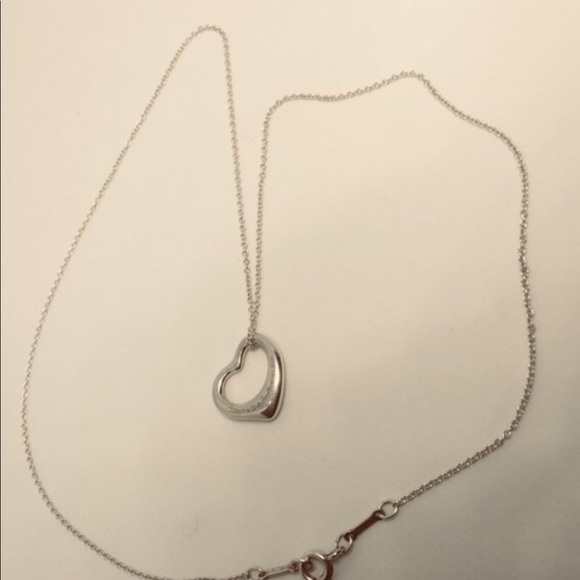 TIFFANY & CO silver heart charm pendant necklace - Picture 2 of 5